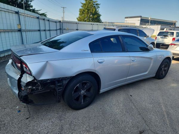 2012 DODGE CHARGER SE