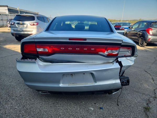 2012 DODGE CHARGER SE