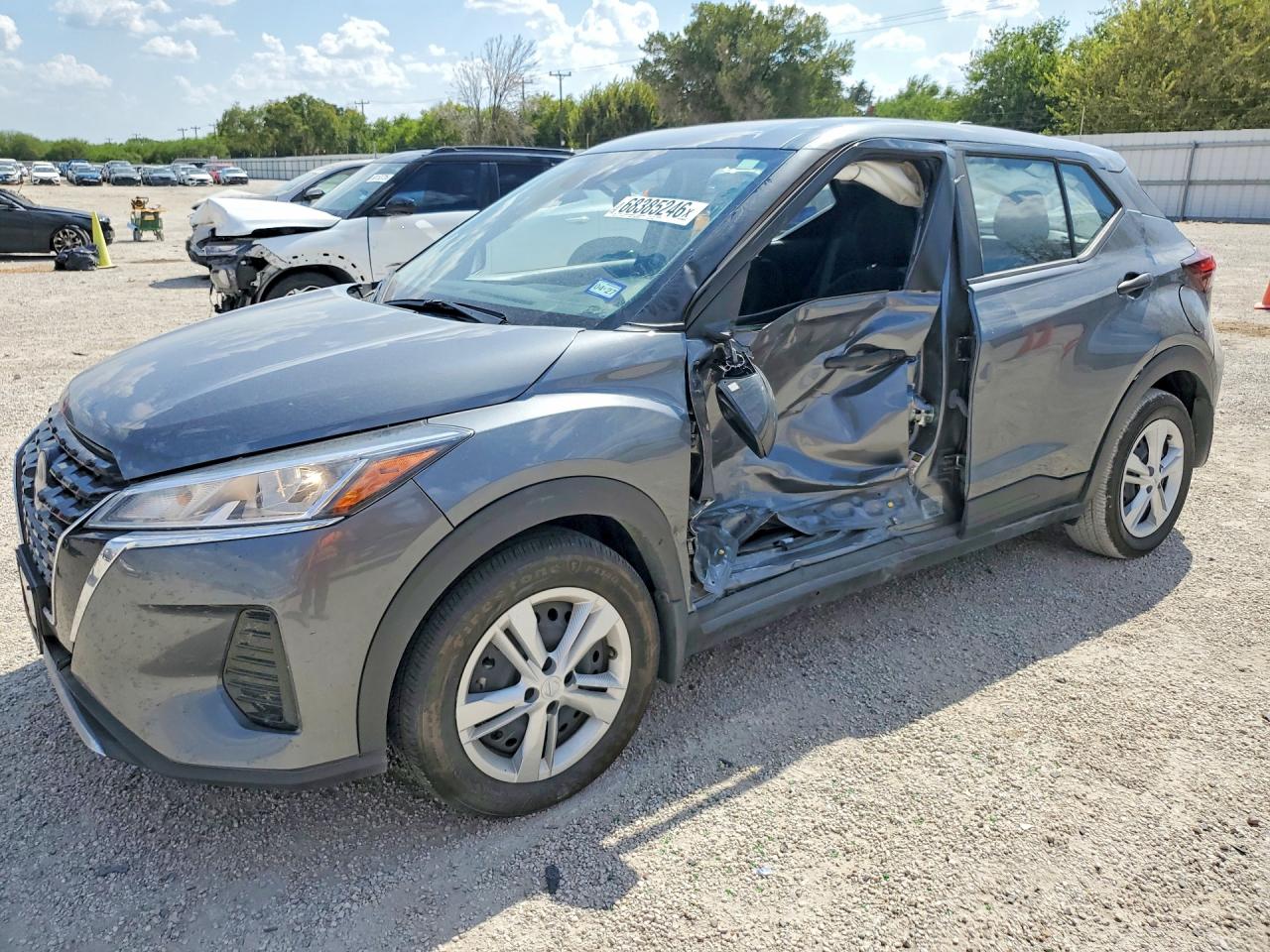 2025 NISSAN KICKS PLAY S — Front 3/4