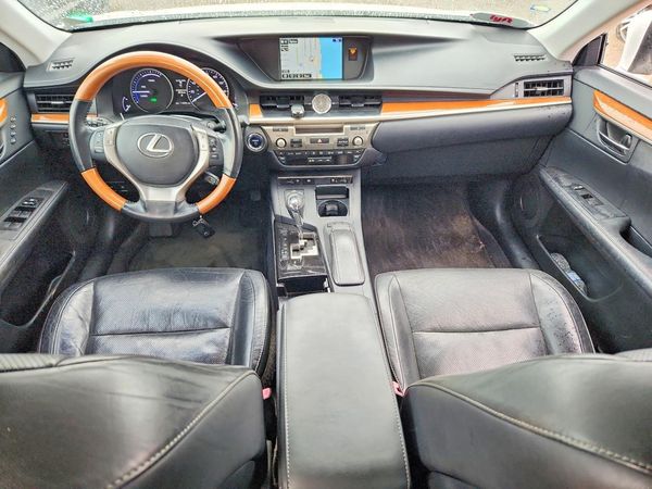 2015 LEXUS ES 300h
