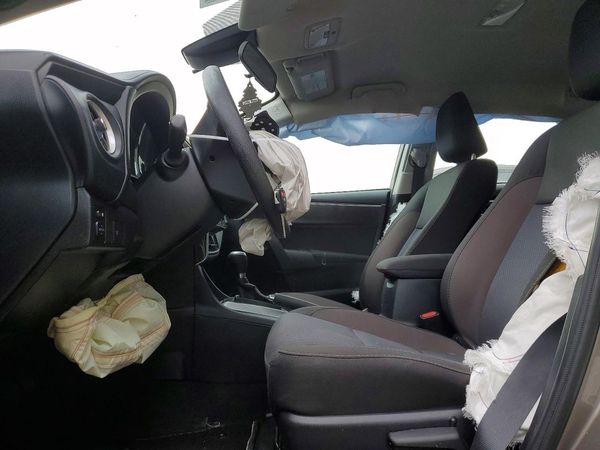 2017 TOYOTA COROLLA — DENT