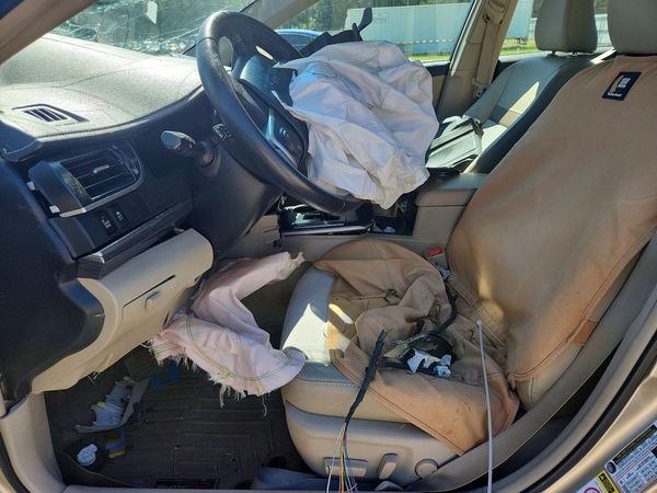 2012 TOYOTA CAMRY SOLA Hybrid — DENT