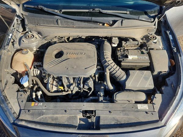 2022 KIA FORTE GT — Engine bay