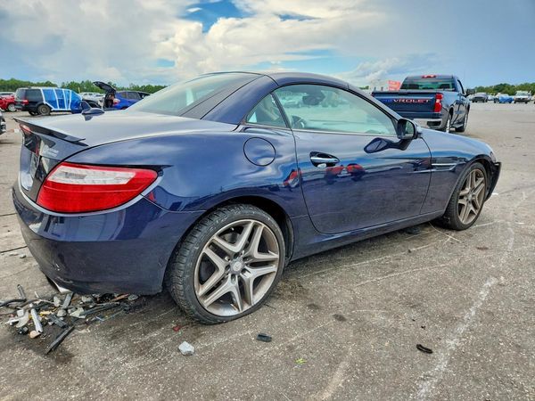 2013 MERCEDES-BENZ SLK