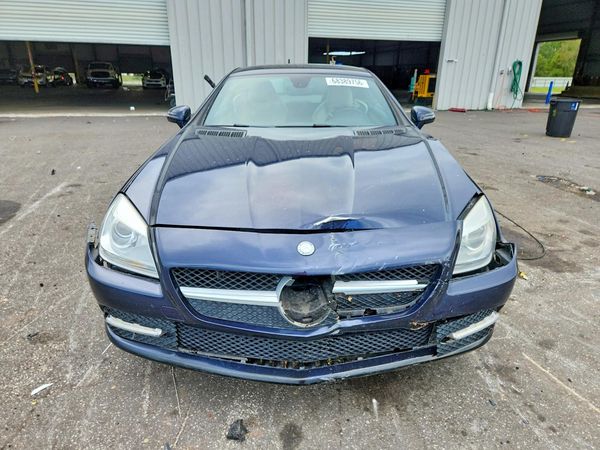 2013 MERCEDES-BENZ SLK