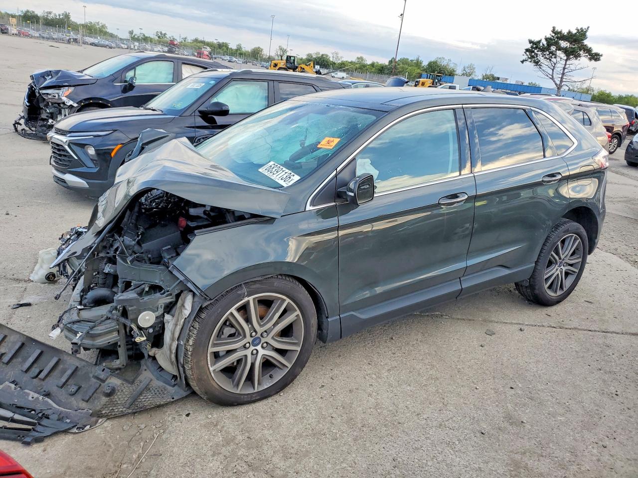 2022 FORD EDGE Titanium — Front 3/4