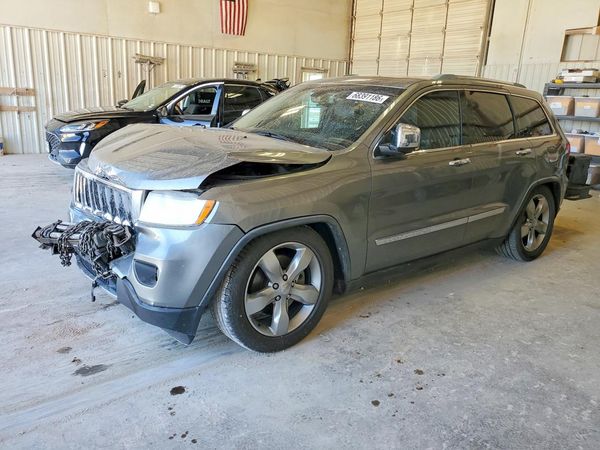2012 JEEP CHEROKEE Overland — Front 3/4