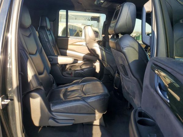 2016 CADILLAC ESCALADE ESV Platinum