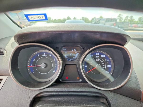 2013 HYUNDAI ELANTRA