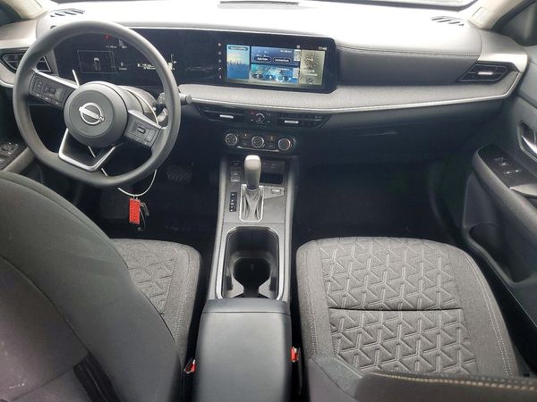 2025 NISSAN KICKS