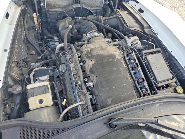 2014 CHEVROLET CORVETTE 2LT — Engine bay