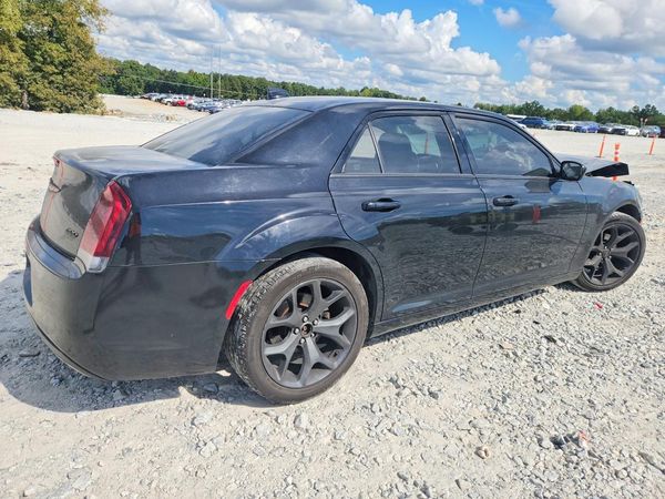 2022 CHRYSLER 300