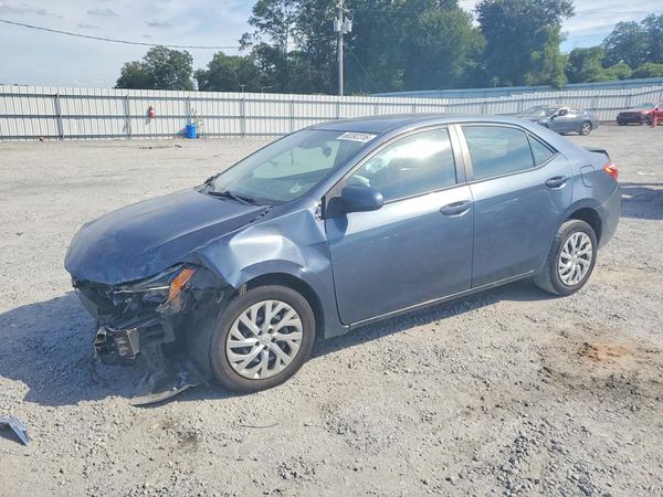 2017 TOYOTA COROLLA — Front 3/4