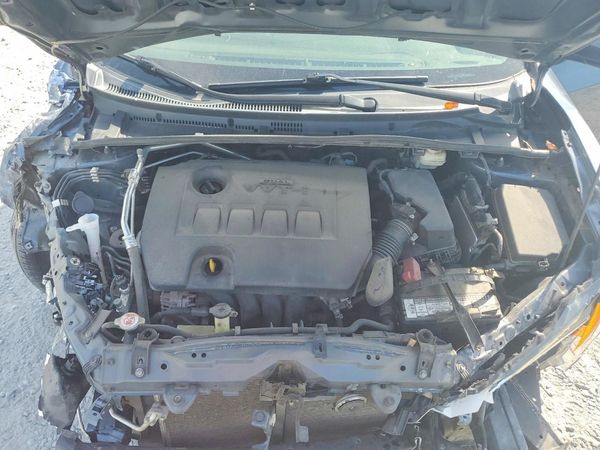 2017 TOYOTA COROLLA — Engine bay