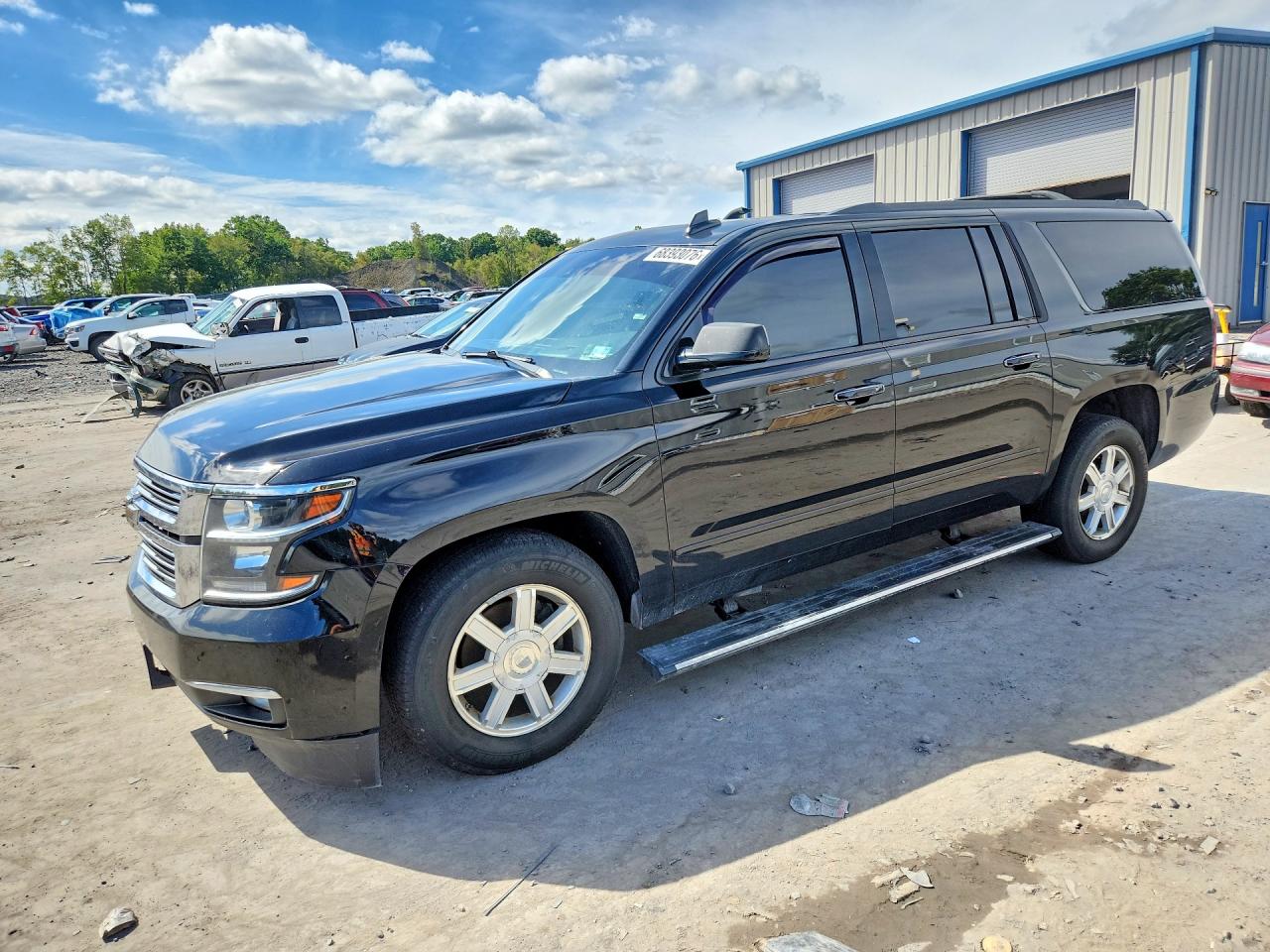 2017 CHEVROLET SUBURBAN Premier — Front 3/4
