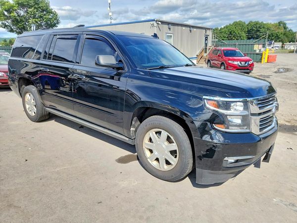 2017 CHEVROLET SUBURBAN Premier — Passenger 3/4
