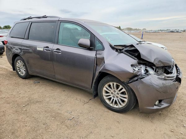 2015 TOYOTA SIENNA