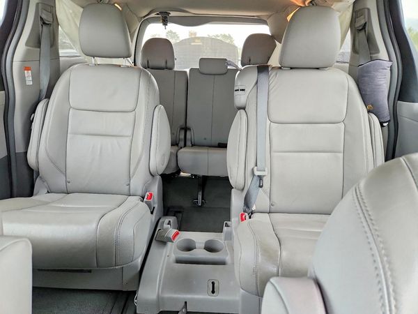 2015 TOYOTA SIENNA