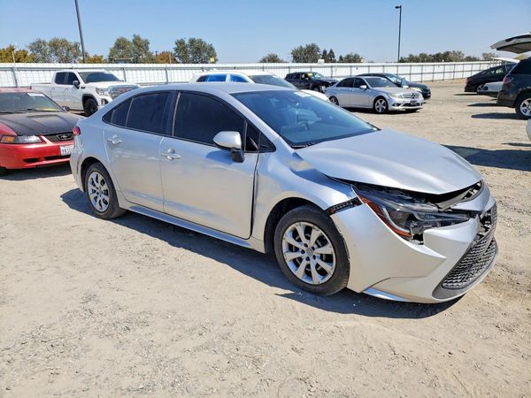 2020 TOYOTA COROLLA LE — Passenger 3/4