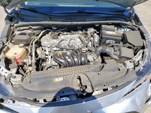2020 TOYOTA COROLLA LE — Engine bay