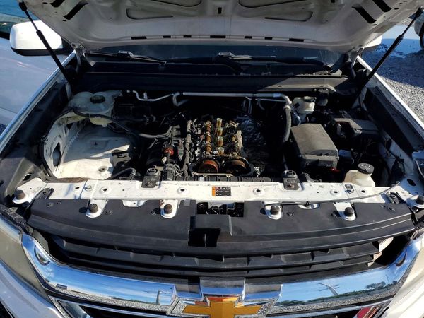 2016 CHEVROLET COLORADO Work Truck — Engine bay