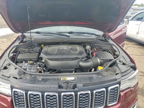 2017 JEEP GRAND CHEROKEE Overland — Engine bay