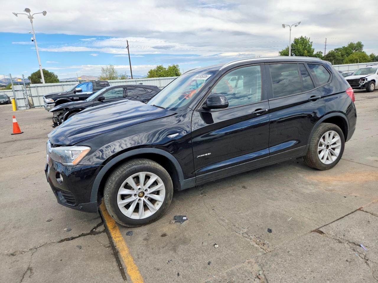2017 BMW X3 xDrive28i — Front 3/4