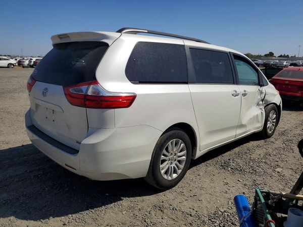 2017 TOYOTA SIENNA