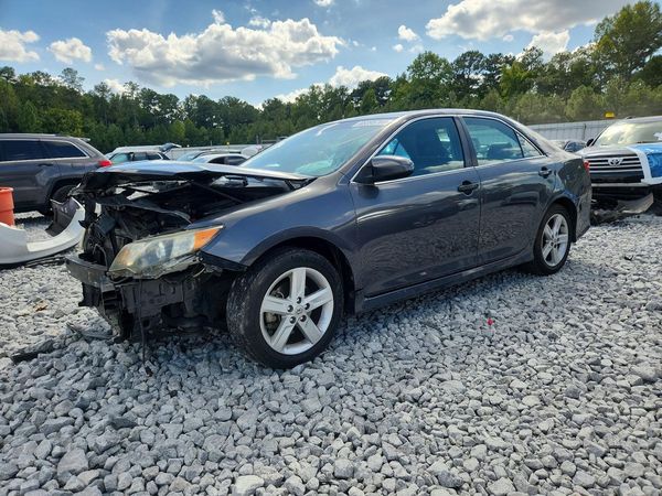 2013 TOYOTA CAMRY