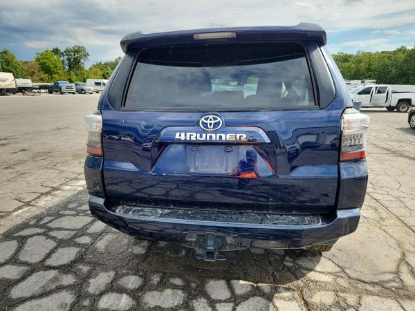 2023 TOYOTA 4RUNNER SR5