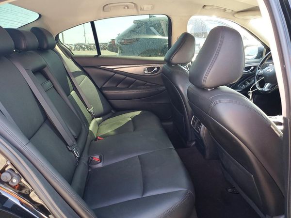 2015 INFINITI Q50