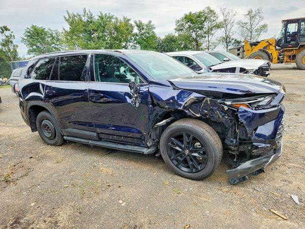 2026 TOYOTA GRAND HIGH — Passenger 3/4
