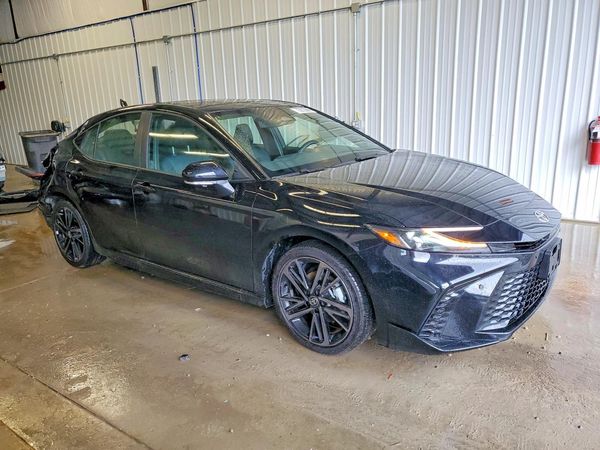 2026 TOYOTA CAMRY — Passenger 3/4
