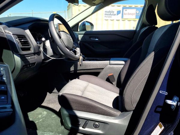 2026 NISSAN ROGUE SV — DENT