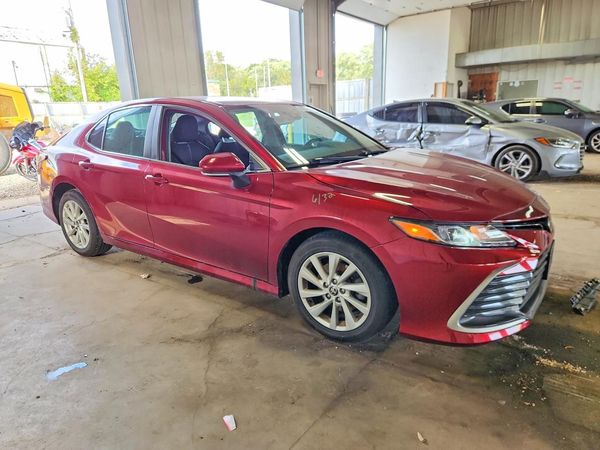 2021 TOYOTA CAMRY LE + Convenient Pkg
