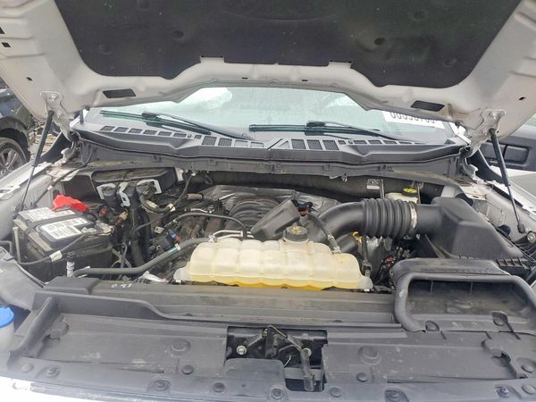 2021 FORD F150 — Engine bay