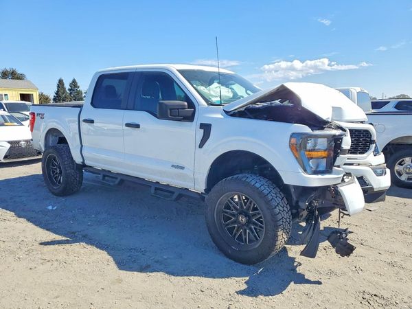 2023 FORD F150 SuperCrew — Passenger 3/4