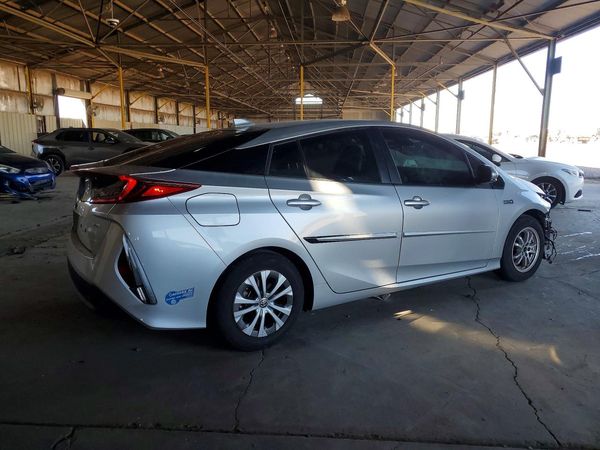 2022 TOYOTA PRIUS