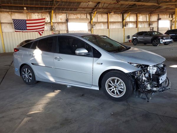 2022 TOYOTA PRIUS