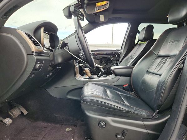 2016 JEEP GRAND CHEROKEE Limited — DENT