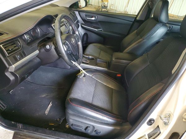 2015 TOYOTA CAMRY — DENT
