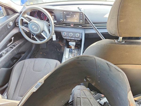 2022 HYUNDAI ELANTRA SE