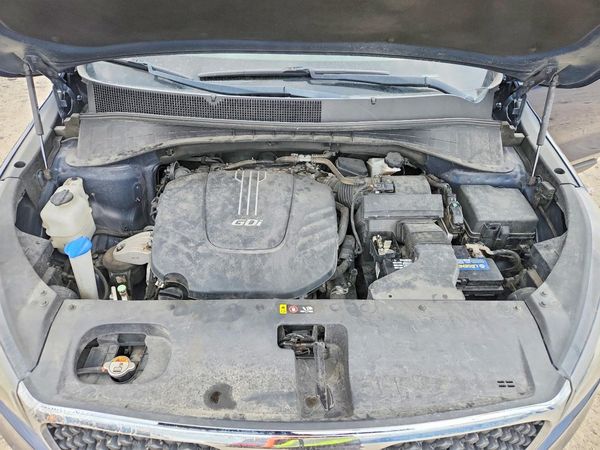 2017 KIA SORENTO L, LX — Engine bay