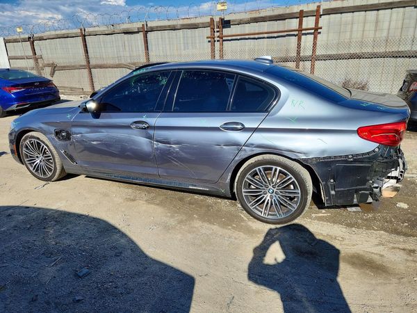 2018 BMW 530E