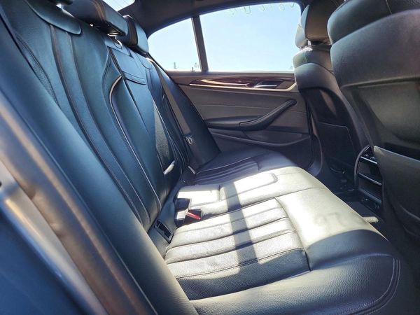 2018 BMW 530E