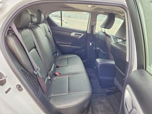 2013 LEXUS CT 200h