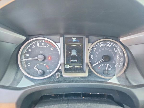2022 TOYOTA TACOMA SR5