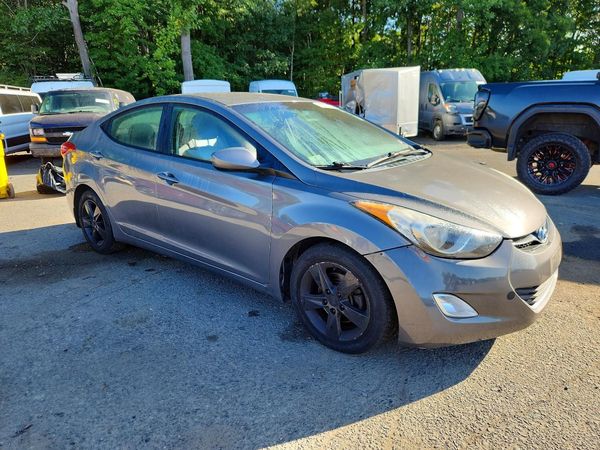 2013 HYUNDAI ELANTRA