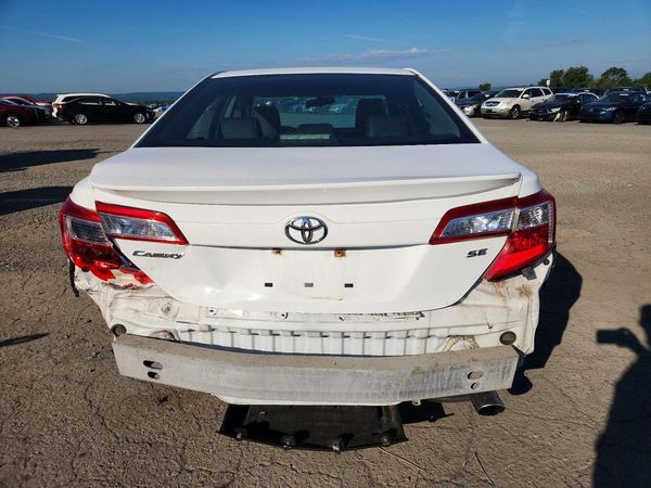 2014 TOYOTA CAMRY