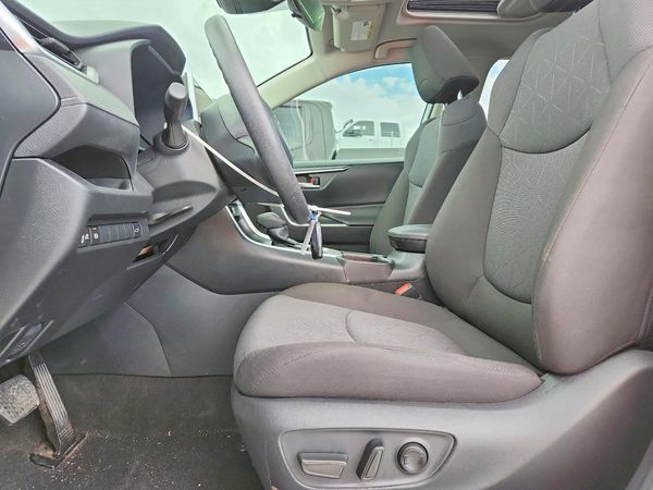 2025 TOYOTA RAV4 XLE — DENT